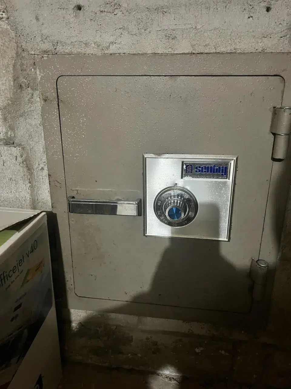 How To Open A Safe Lock - Locksmith Explains